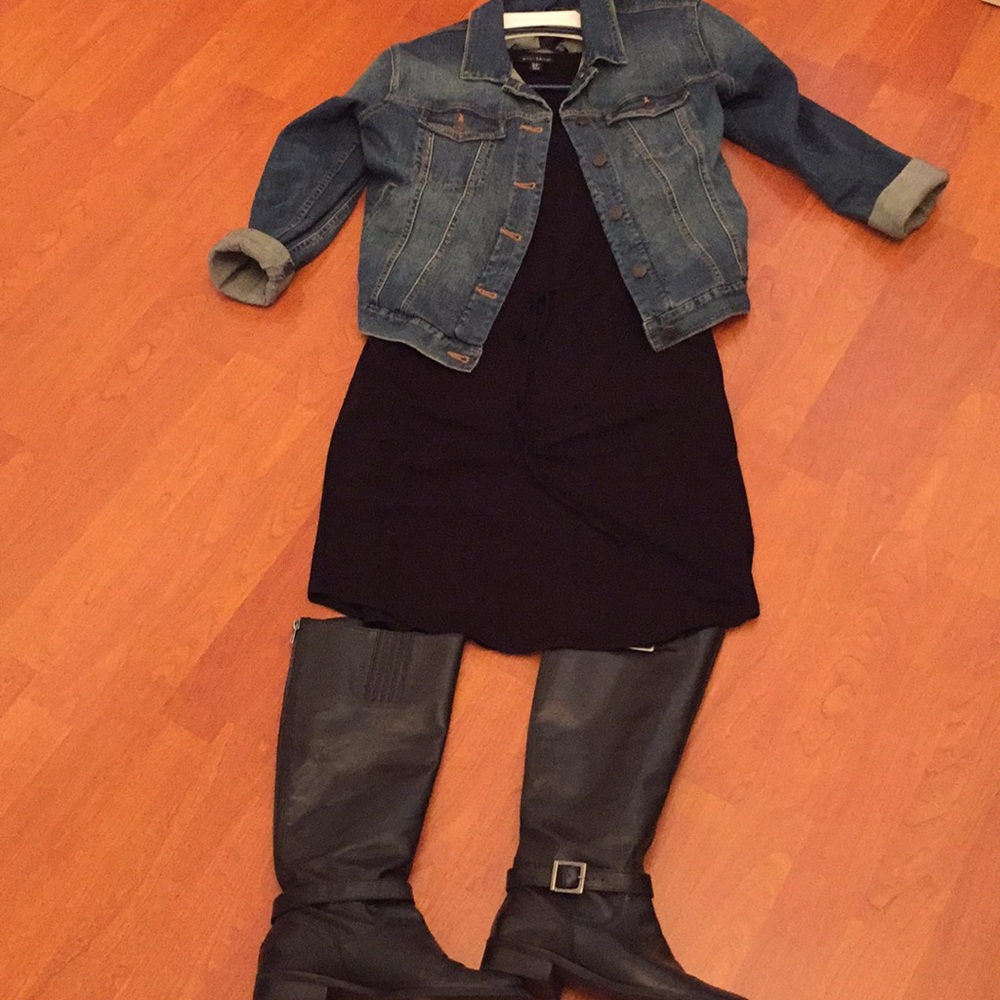 Willis Smith Black knit dress.